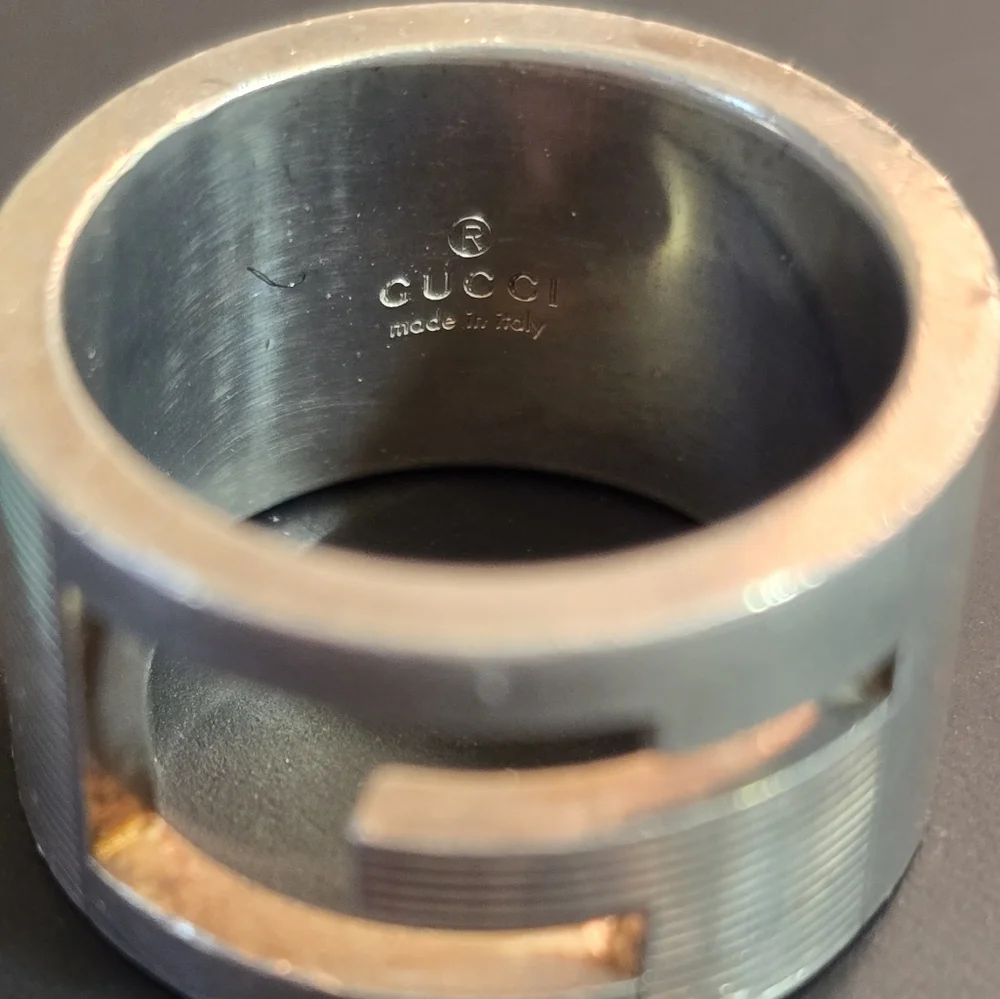 Gucci Silver G Logo Band Ring